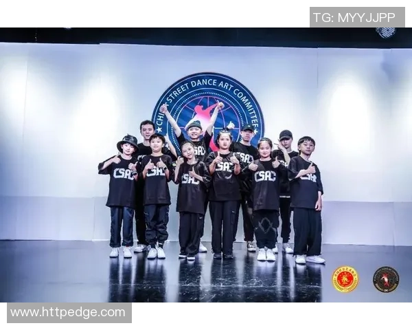 街舞魅力绽放杭州街舞队如何通过团队协作提升舞技与默契