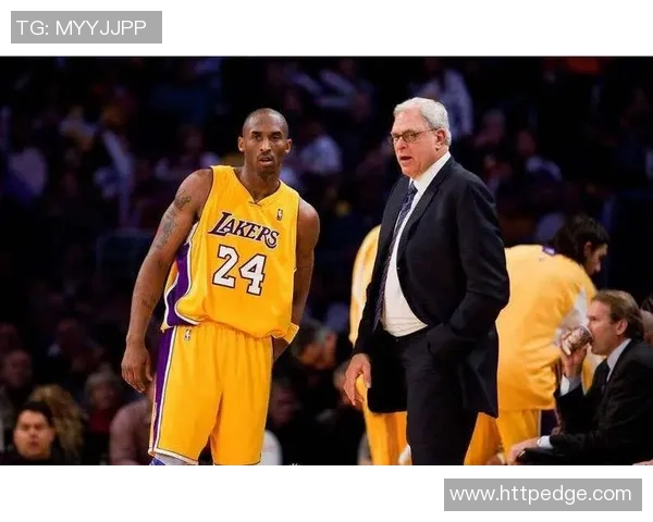 足篮球明星的辉煌历程与成就解析以及他们对运动的影响与启示